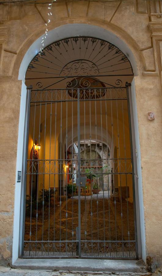 La maison à la cathedral Palermo Exterior foto
